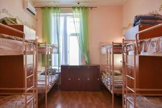 Хостелы Vishnya Hostel Днепр Общий 8-местный номер для мужчин-3