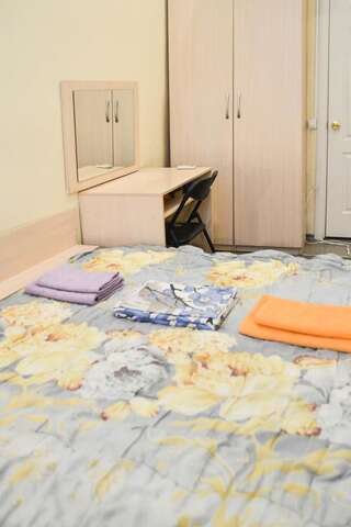 Хостелы Vishnya Hostel Днепр Двухместный номер с 2 отдельными кроватями-3