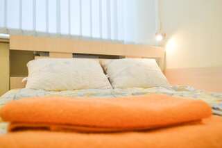 Хостелы Vishnya Hostel Днепр Двухместный номер с 2 отдельными кроватями-4