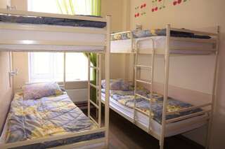 Хостелы Vishnya Hostel Днепр Кровать в общем номере с 4 кроватями-4