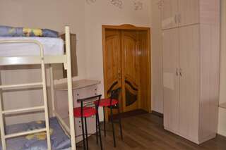 Хостелы Vishnya Hostel Днепр Общий номер для женщин с 8 кроватями-4