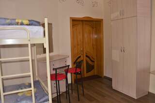 Хостелы Vishnya Hostel Днепр Общий номер для женщин с 8 кроватями-4