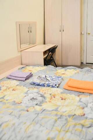 Хостелы Vishnya Hostel Днепр Двухместный номер с 2 отдельными кроватями-7